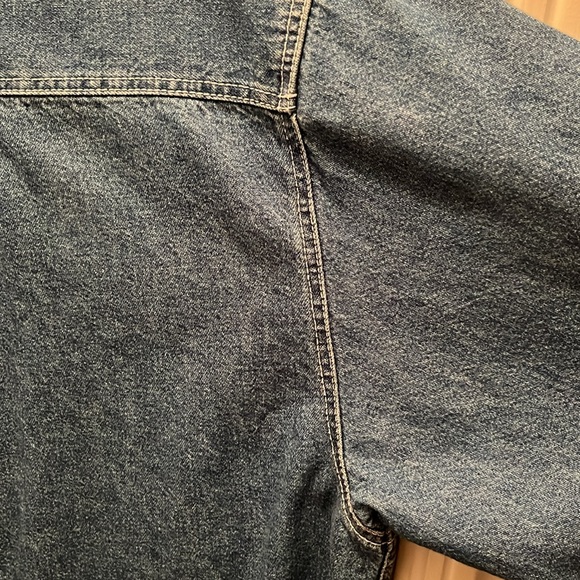 Levi’s Women’s red tag button down denim shirt size Large - Picture 14 of 16